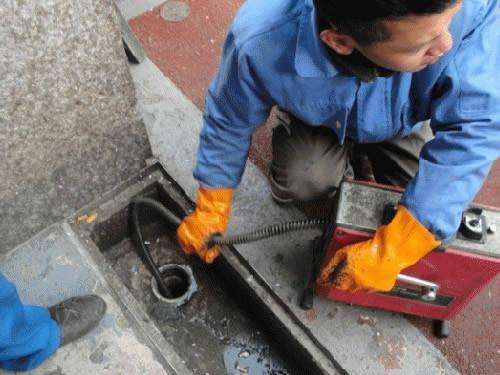 北大镇疏通下水道