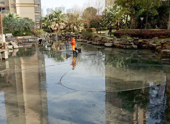北大镇景观池淤泥清理